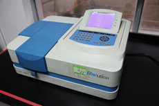 紫外可見分光光度計