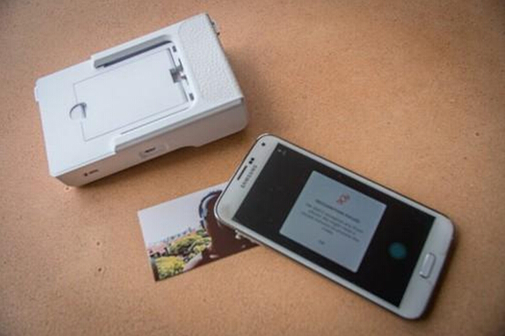 線路板廠：這個神奇保護套可以隨時打印手機照片