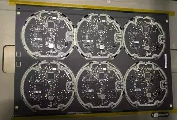 iPhone 8 無線充電坐實 充電器線路板廠PCB曝光