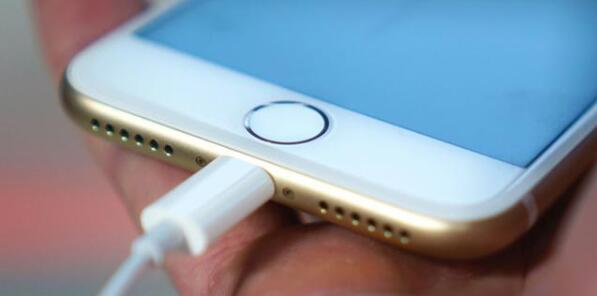 指紋識別軟硬結合板之蘋果將遵守歐盟規定 將iPhone等產品轉向USB-C接口