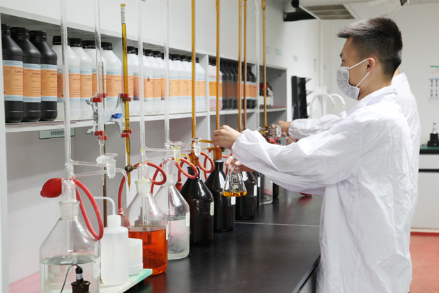 化驗(yàn)分析臺(tái)