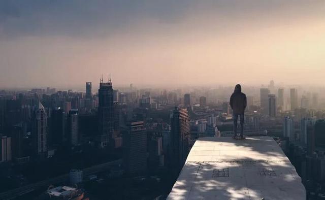 慘烈！一場金融圈最大的騙局崩塌了，逃生的窗口，關了！